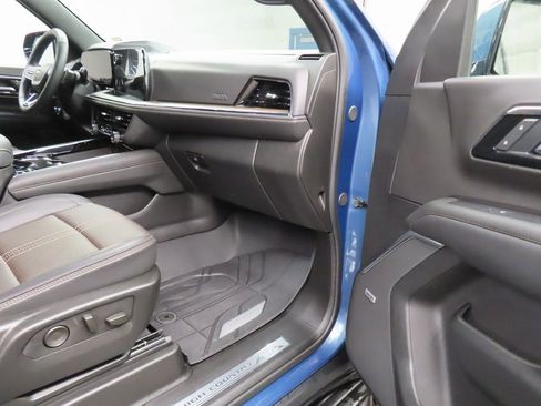 Used 2025 Chevrolet Tahoe High Country image 35