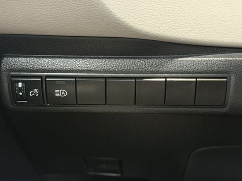 Used 2022 Toyota Corolla LE FWD image 21