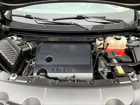 Used 2020 Chevrolet Traverse LT w/ LT Premium Package image 9