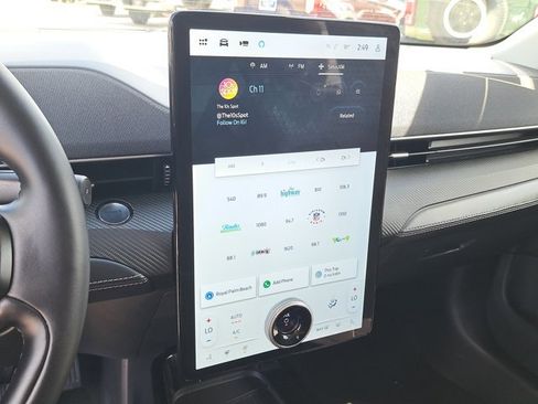 Certified 2025 Ford Mustang Mach-E Select w/ Comfort Package Lite image 27