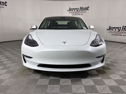Used 2023 Tesla Model 3 Standard Range image 2