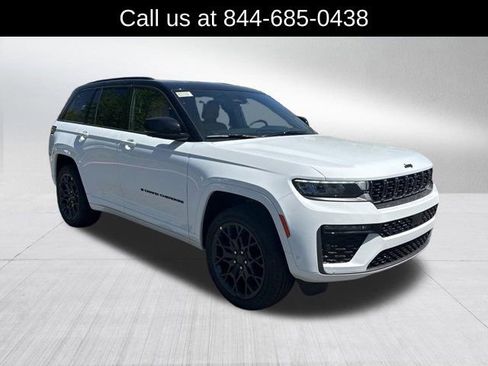 New 2026 Jeep Grand Cherokee Summit AWD/4WD image 3