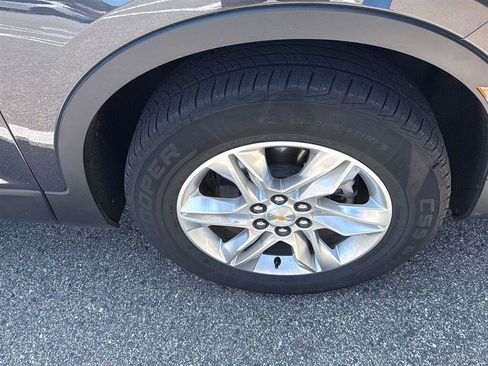 Used 2021 Chevrolet Blazer LT FWD image 2