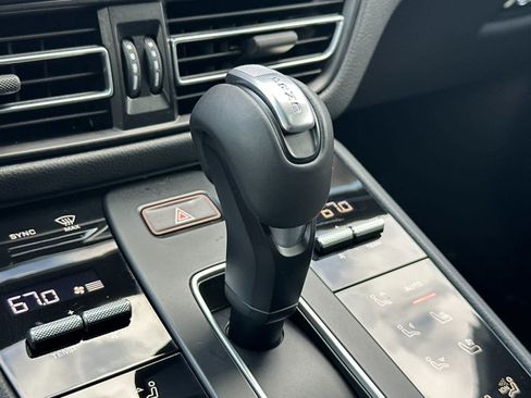 Certified 2026 Porsche Macan AWD/4WD image 25