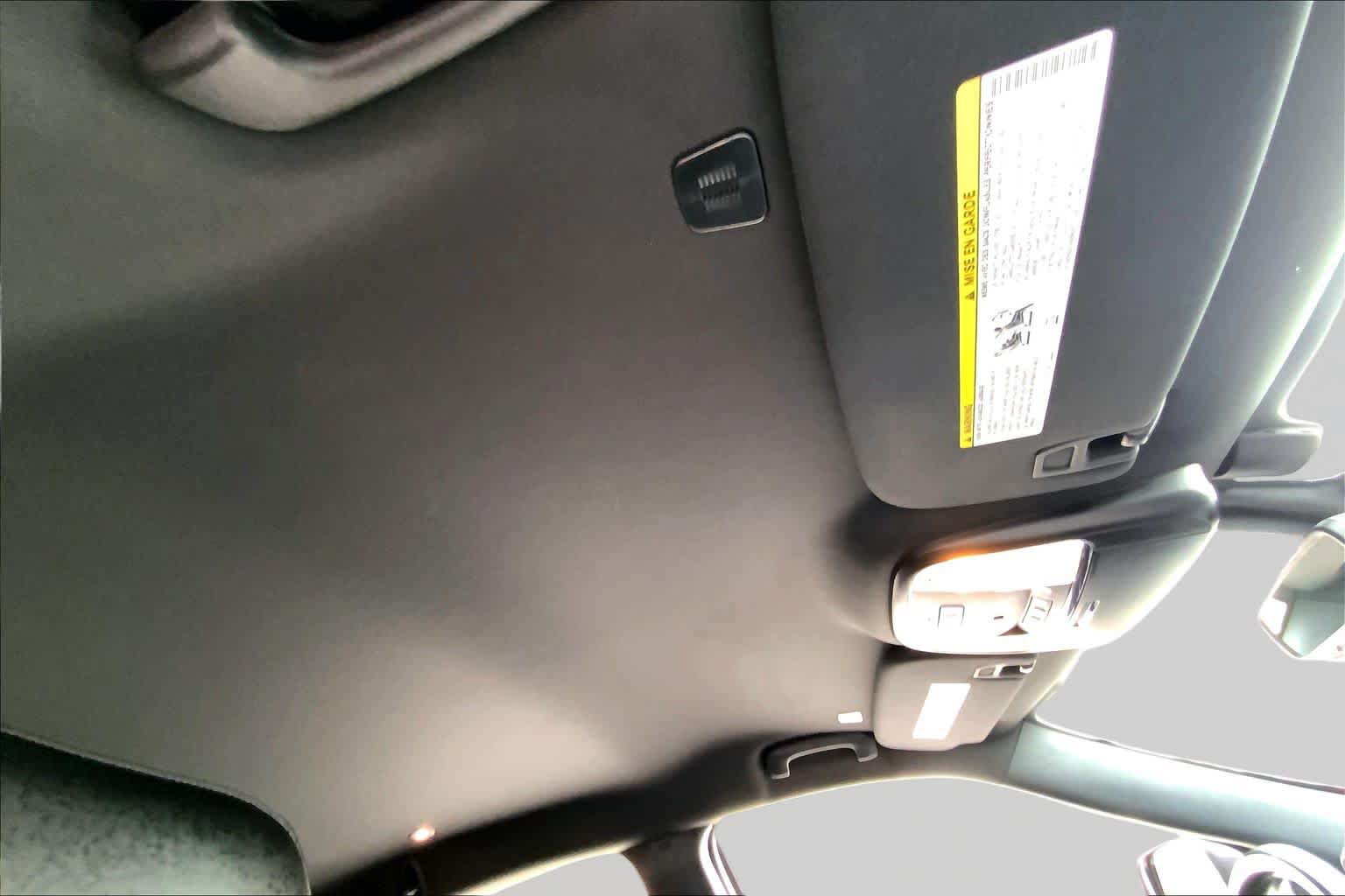 Used 2018 Jeep Grand Cherokee Altitude RWD image 14