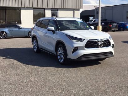 Used 2023 Toyota Highlander Limited