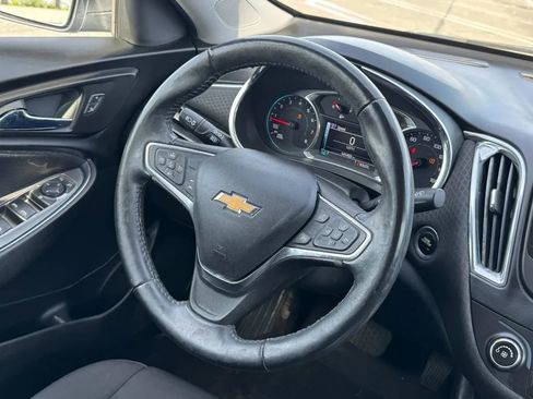 Used 2017 Chevrolet Malibu LT w/ Driver Confidence Package image 11