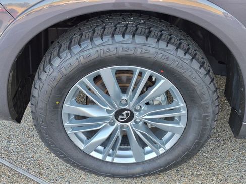 Used 2024 INFINITI QX80 Luxe image 8