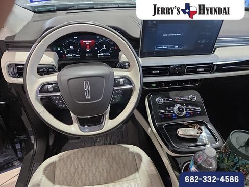Used 2022 Lincoln Nautilus Black Label w/ Class II Trailer Tow Package AWD/4WD image 9