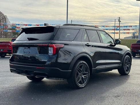 Used 2025 Ford Explorer ST-Line w/ ST-Line Street Pack image 5