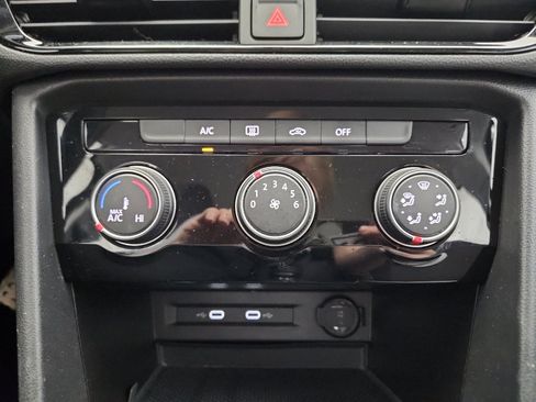 Certified 2023 Volkswagen Taos S FWD image 22