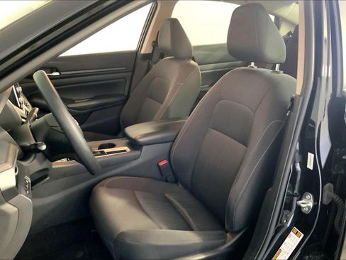 Used 2025 Nissan Altima 2.5 SV FWD image 22