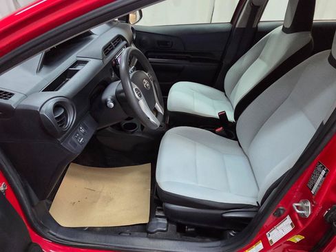 Used 2015 Toyota Prius C One FWD image 14