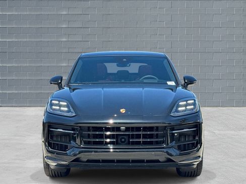 Used 2025 Porsche Cayenne GTS image 2