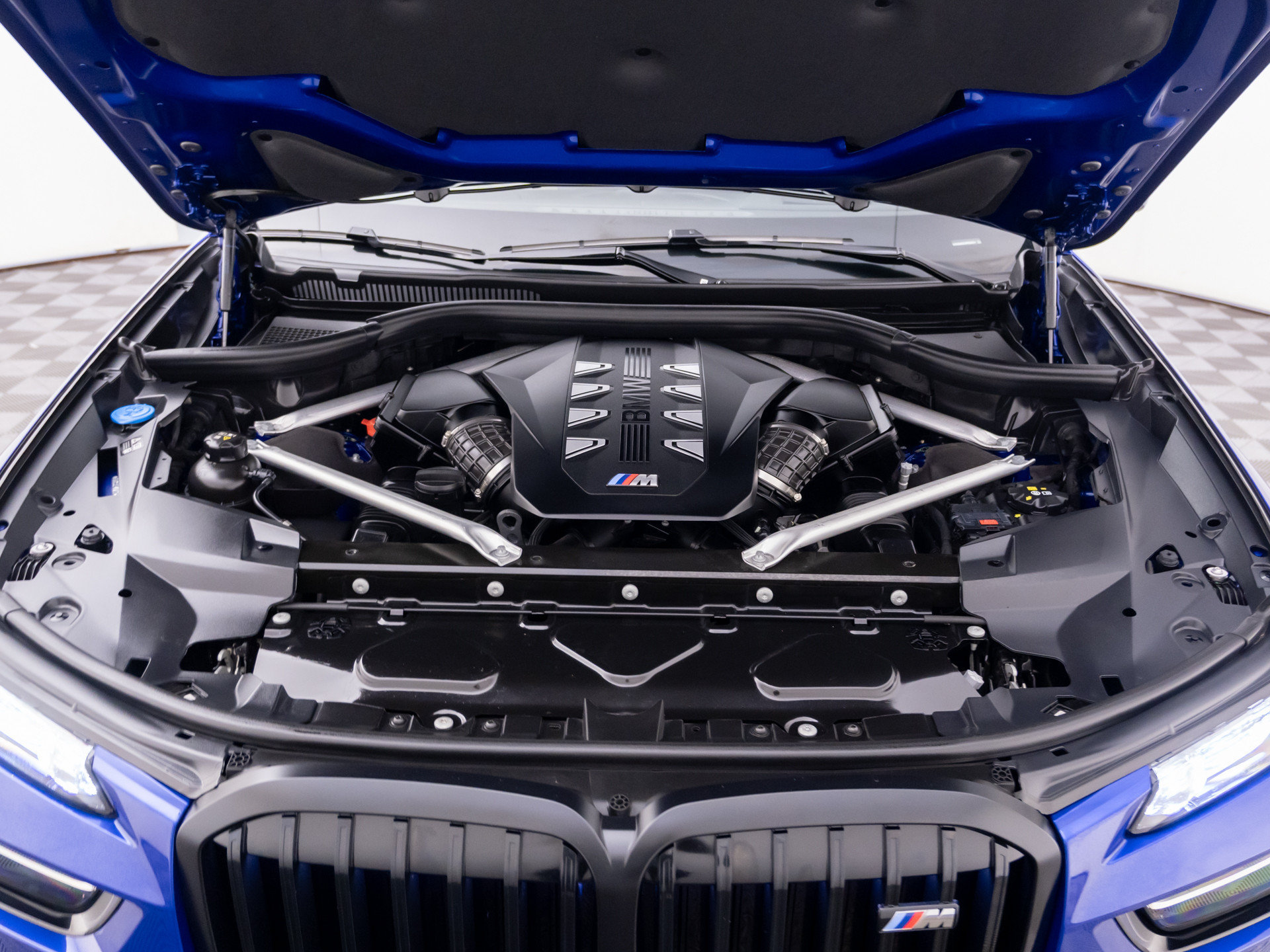 Certified 2025 BMW X7 M60i AWD/4WD image 30