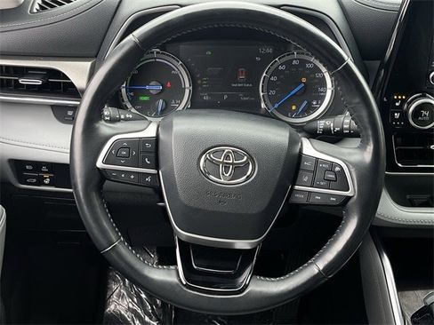 Used 2022 Toyota Highlander Limited image 13