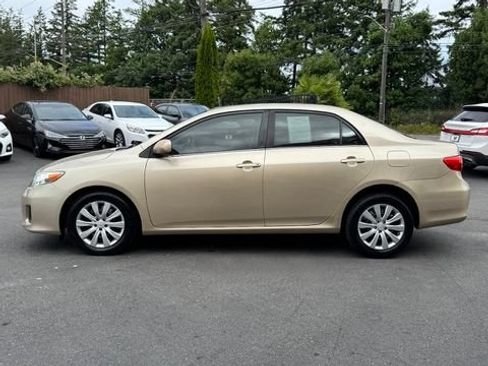 Used 2013 Toyota Corolla LE FWD image 4