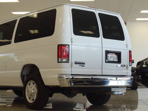 Used 2014 Ford E-350 and Econoline 350 XLT RWD image 26