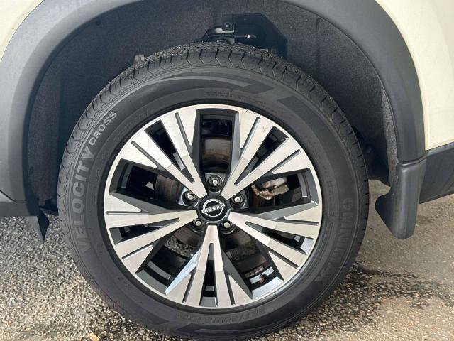 Used 2022 Nissan Rogue SV FWD image 5