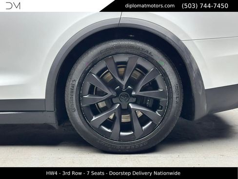 Used 2023 Tesla Model X image 39