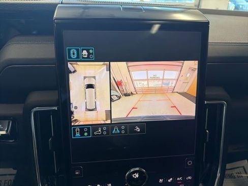 Used 2025 GMC Yukon XL Denali w/ Sun & Power Step Package AWD/4WD image 4