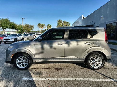 Used 2022 Kia Soul LX w/ Technology Package image 5