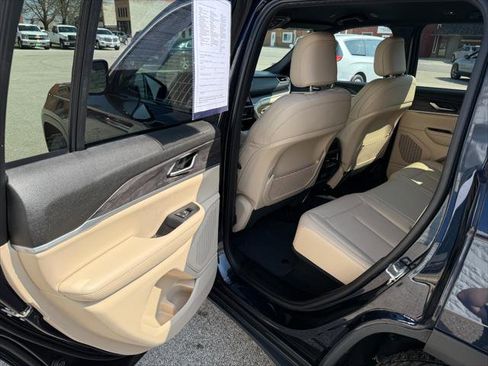 Certified 2023 Jeep Grand Cherokee Limited image 12