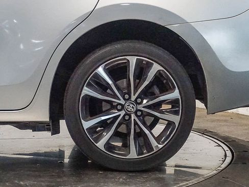 Used 2018 Toyota Corolla SE w/ Carpet Mat Package (TMS) FWD image 10