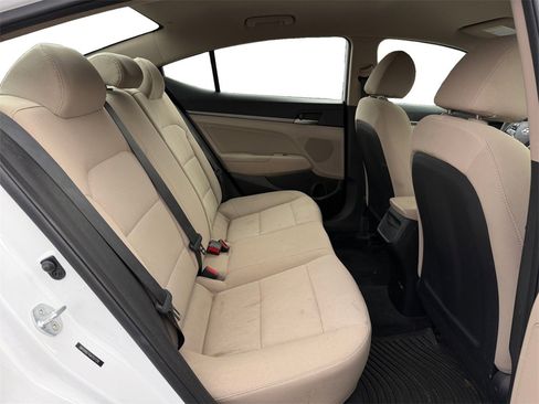 Used 2018 Hyundai Elantra SEL w/ Winter Weather Package image 13