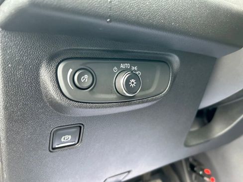 Used 2018 GMC Terrain SLE w/ Driver Convenience Package image 21