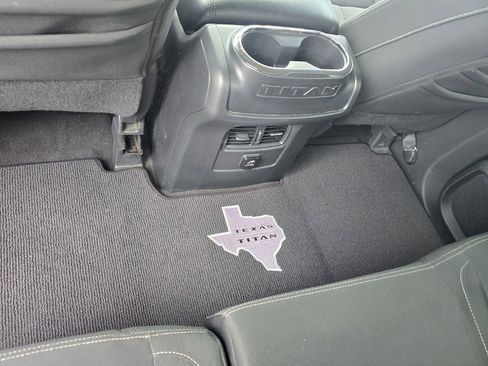 Used 2017 Nissan Titan SV AWD/4WD image 14