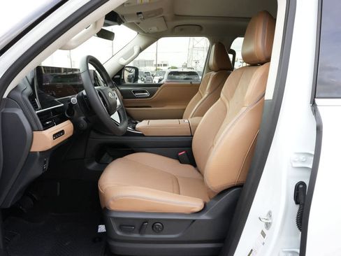 New 2026 INFINITI QX80 Luxe RWD image 17