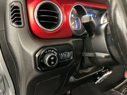Used 2020 Jeep Gladiator Rubicon AWD/4WD image 25