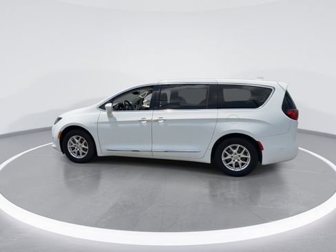 Used 2020 Chrysler Pacifica Touring w/ Advanced Safetytec Group FWD image 5