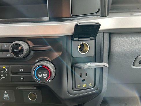 New 2026 Ford F550 4x4 Crew Cab image 32