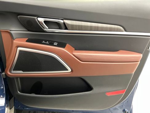 Used 2024 Kia Telluride EX w/ EX Captain's Chair Package image 35