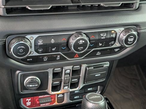 Used 2024 Jeep Gladiator Mojave w/ Convenience Group AWD/4WD image 63
