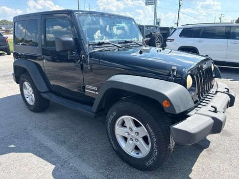 Used 2013 Jeep Wrangler Sport AWD/4WD image 4