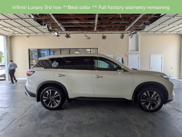 Used 2023 INFINITI QX60 Luxe w/ Vision Package AWD/4WD image 3
