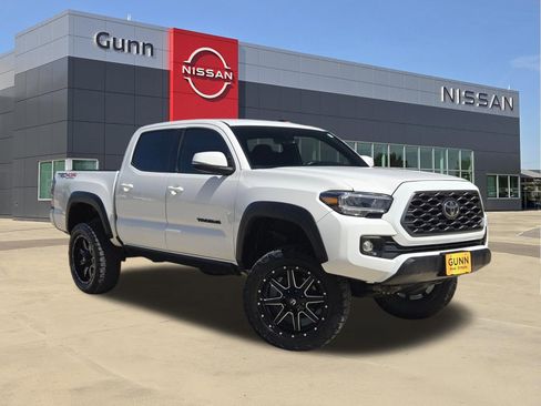 Used 2021 Toyota Tacoma TRD Off-Road w/ Technology Package image 1