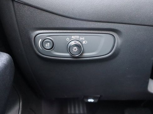 Used 2023 Chevrolet Equinox LT image 13