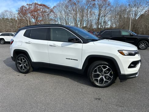 New 2026 Jeep Compass Limited image 3
