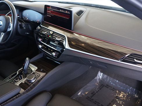 Used 2023 BMW 530i xDrive w/ M Sport Package image 12