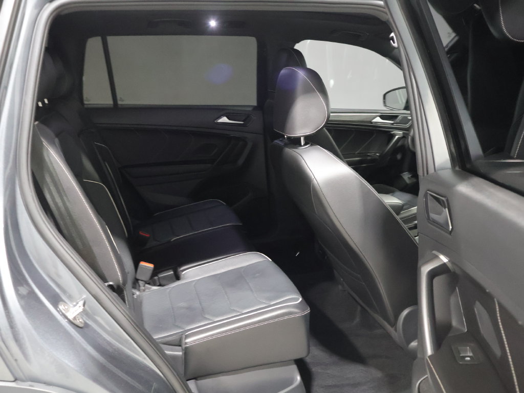 Used 2024 Volkswagen Tiguan SEL R-Line AWD/4WD image 18