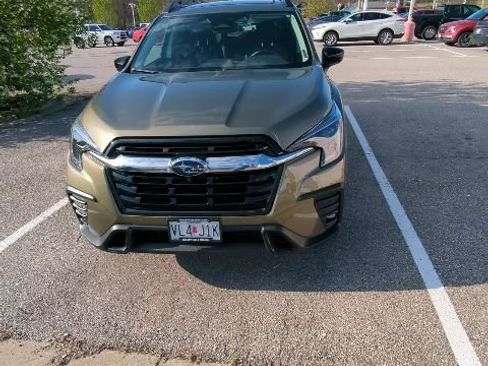 Used 2025 Subaru Ascent Limited AWD/4WD image 3