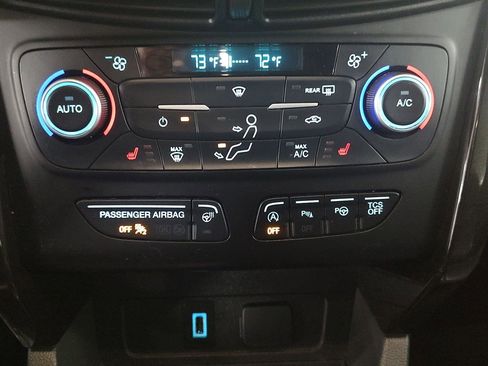 Used 2018 Ford Escape Titanium FWD image 12