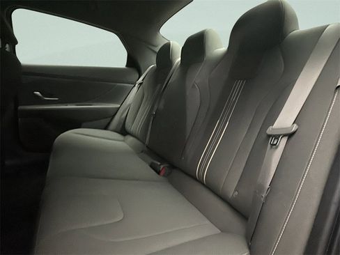 Certified 2024 Hyundai Elantra Blue image 10