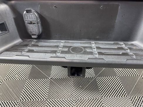 Used 2023 Nissan Frontier SV w/ Technology Package image 43