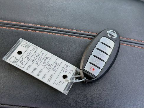 Used 2023 Nissan Sentra SR w/ SR Premium Package FWD image 35