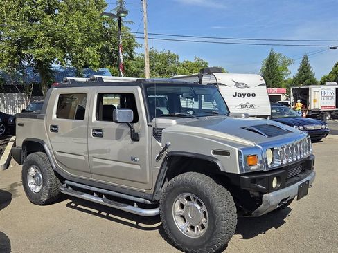 Used 2005 HUMMER H2 SUT w/ Preferred Equipment Group AWD/4WD image 4
